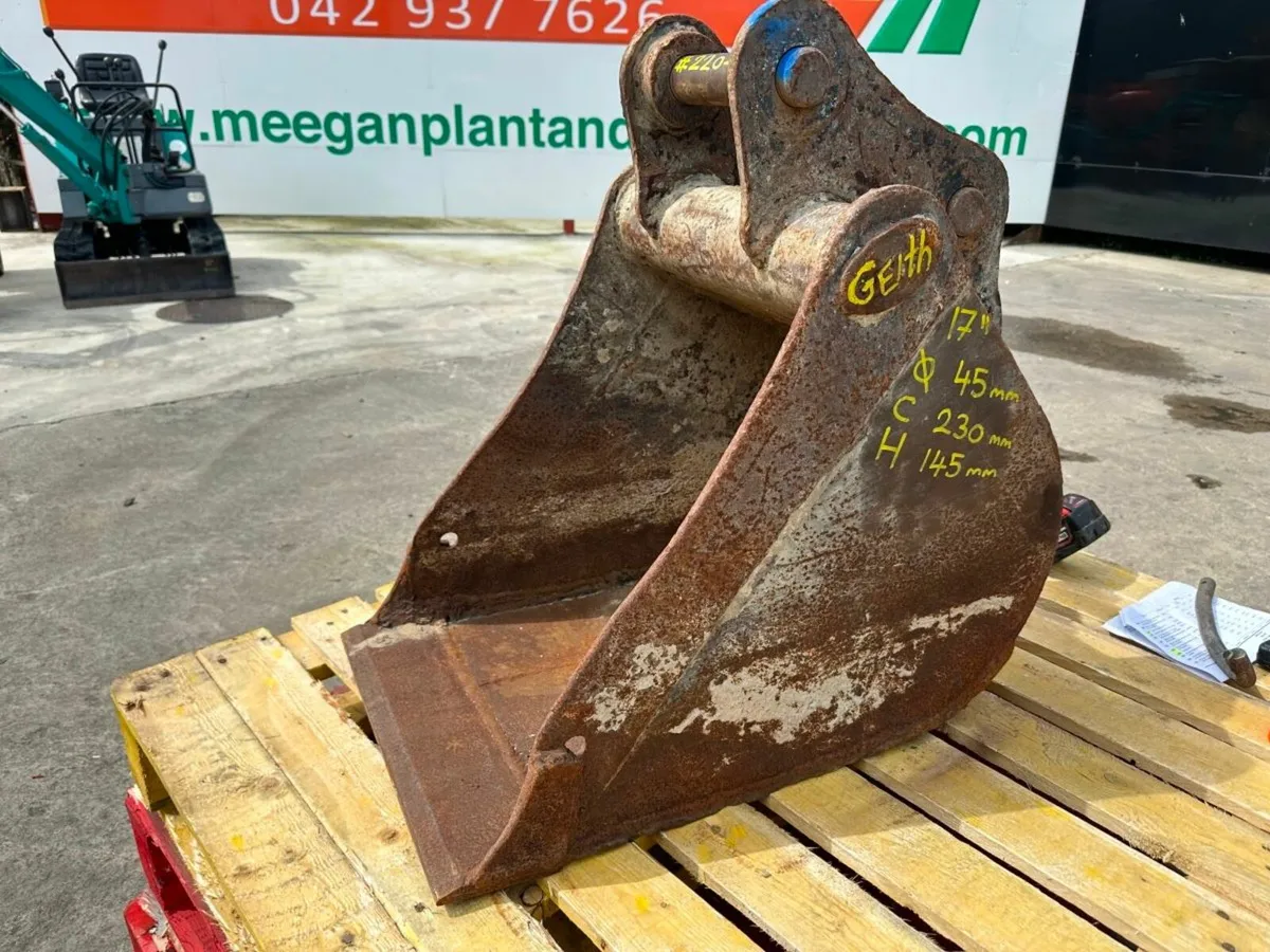 17 inch GUMMY DIGGING BUCKET ...45MM ...# 220-17 - Image 2