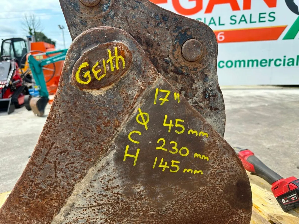 17 inch GUMMY DIGGING BUCKET ...45MM ...# 220-17 - Image 3