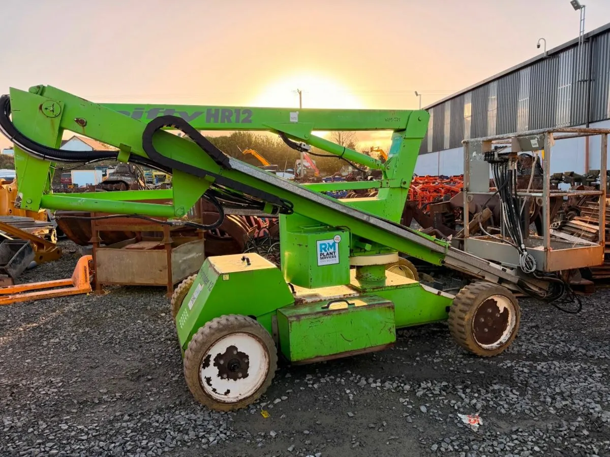 2006 nifty lift kubota diesel and batteries operat - Image 4