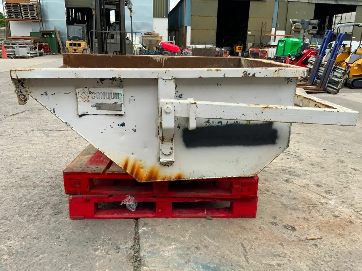 750lts CONQUIP SELF TIPPING CRANE SKIP.....837c. - Image 4