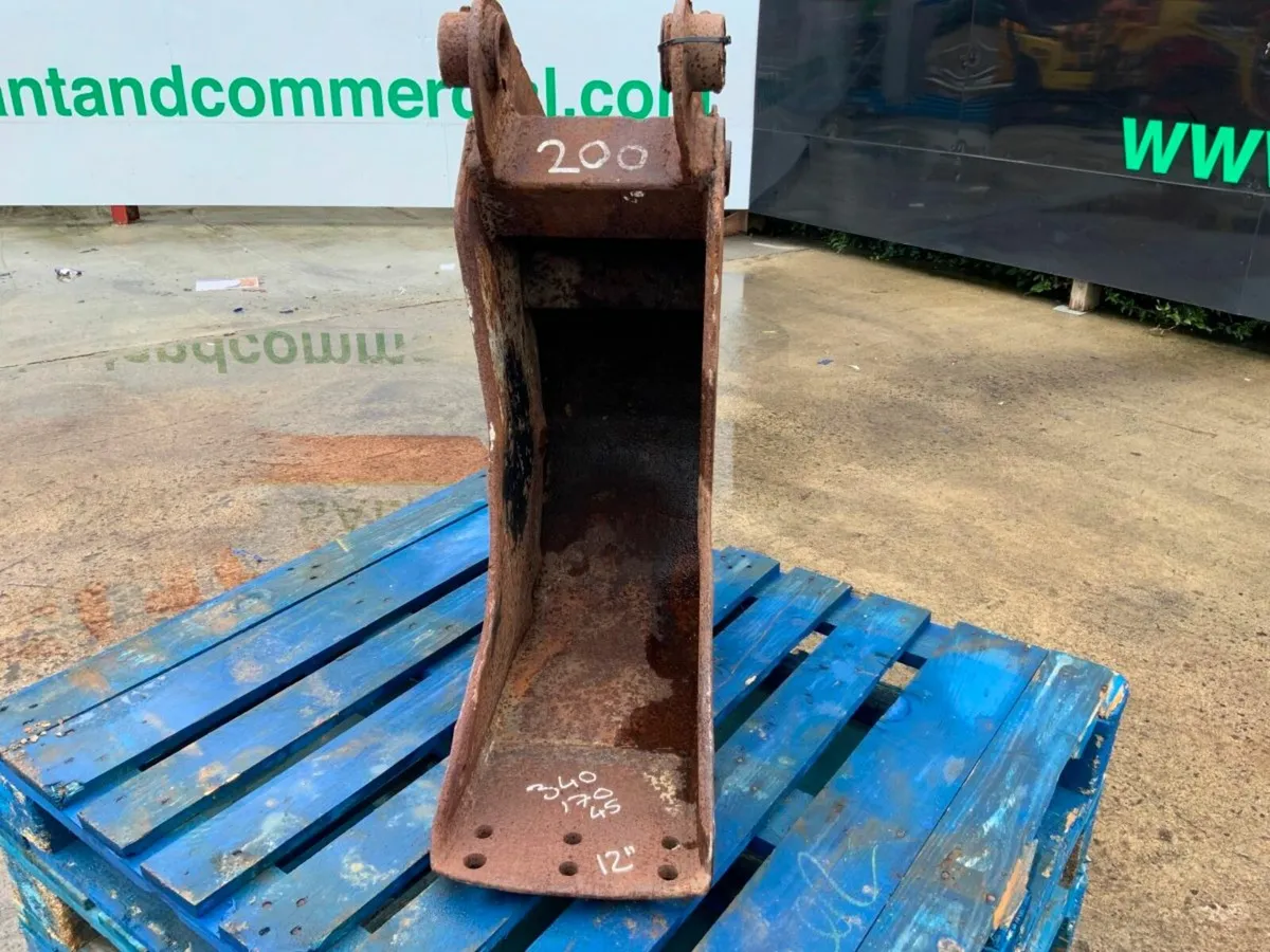 12" JCB DIGGING BUCKET..........45m PINS......200w - Image 4