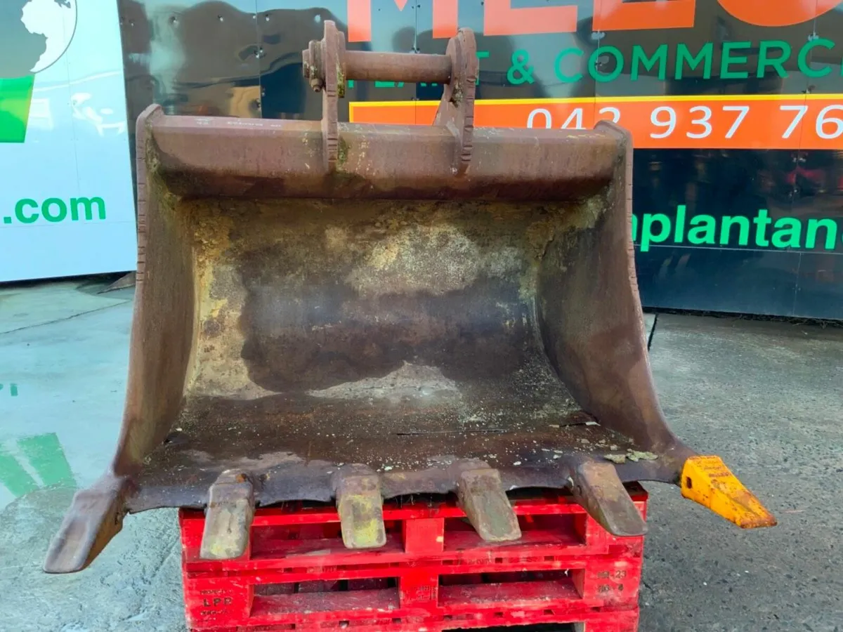 60" JCB DIGGING BUCKET........80mm PINS.....92. - Image 2