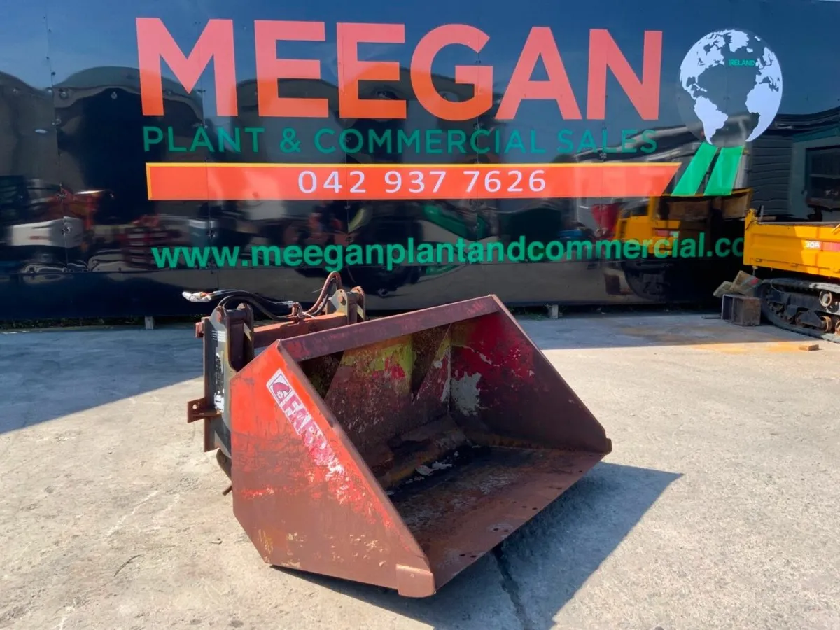 HI TIP FORKLIFT FRONT LOADER BUCKET.......900j. - Image 1