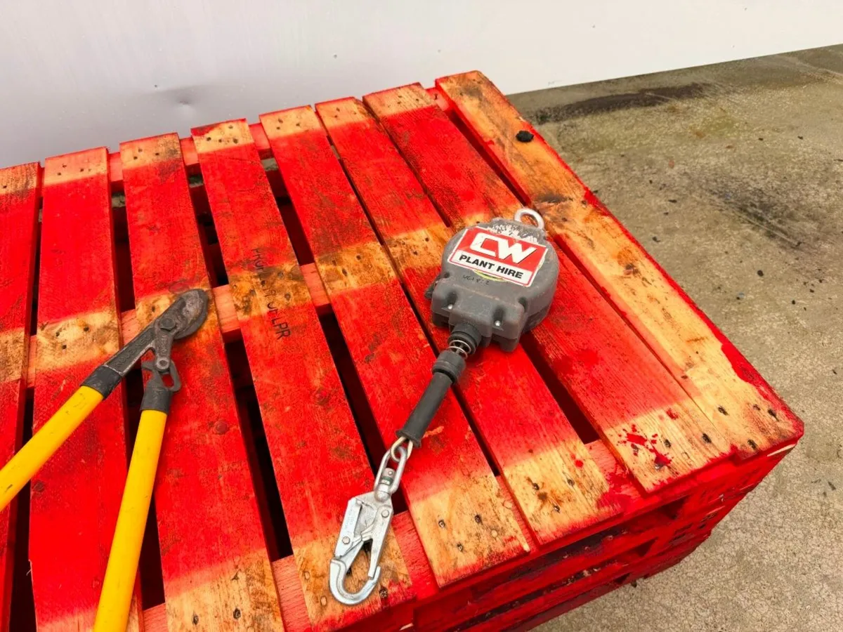 Safety harness fall arrest - Image 3