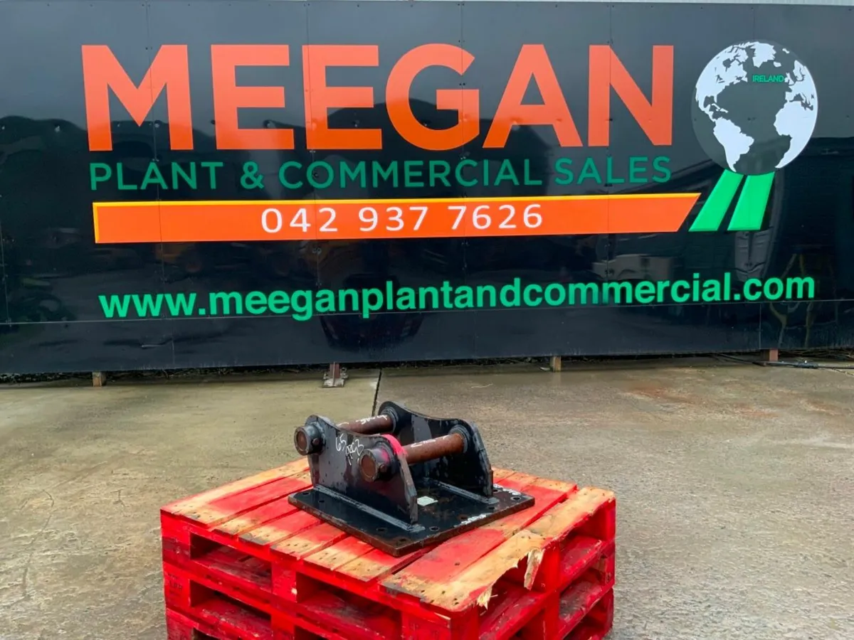 HAMMER / BREAKER CRADLE.....65mm PINS.....389f. - Image 1