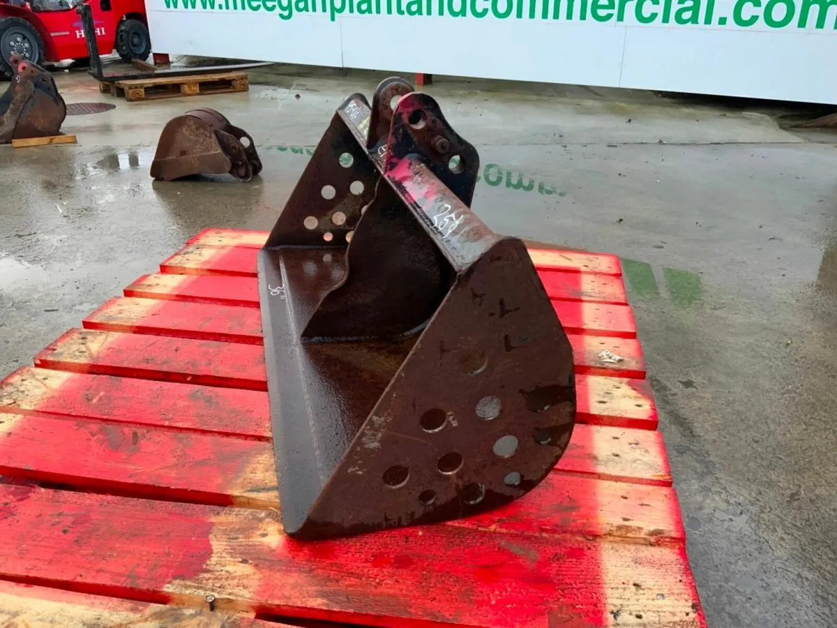 JCB MICRO DIGGER GRADING BUCKET...25mm...241. - Image 2