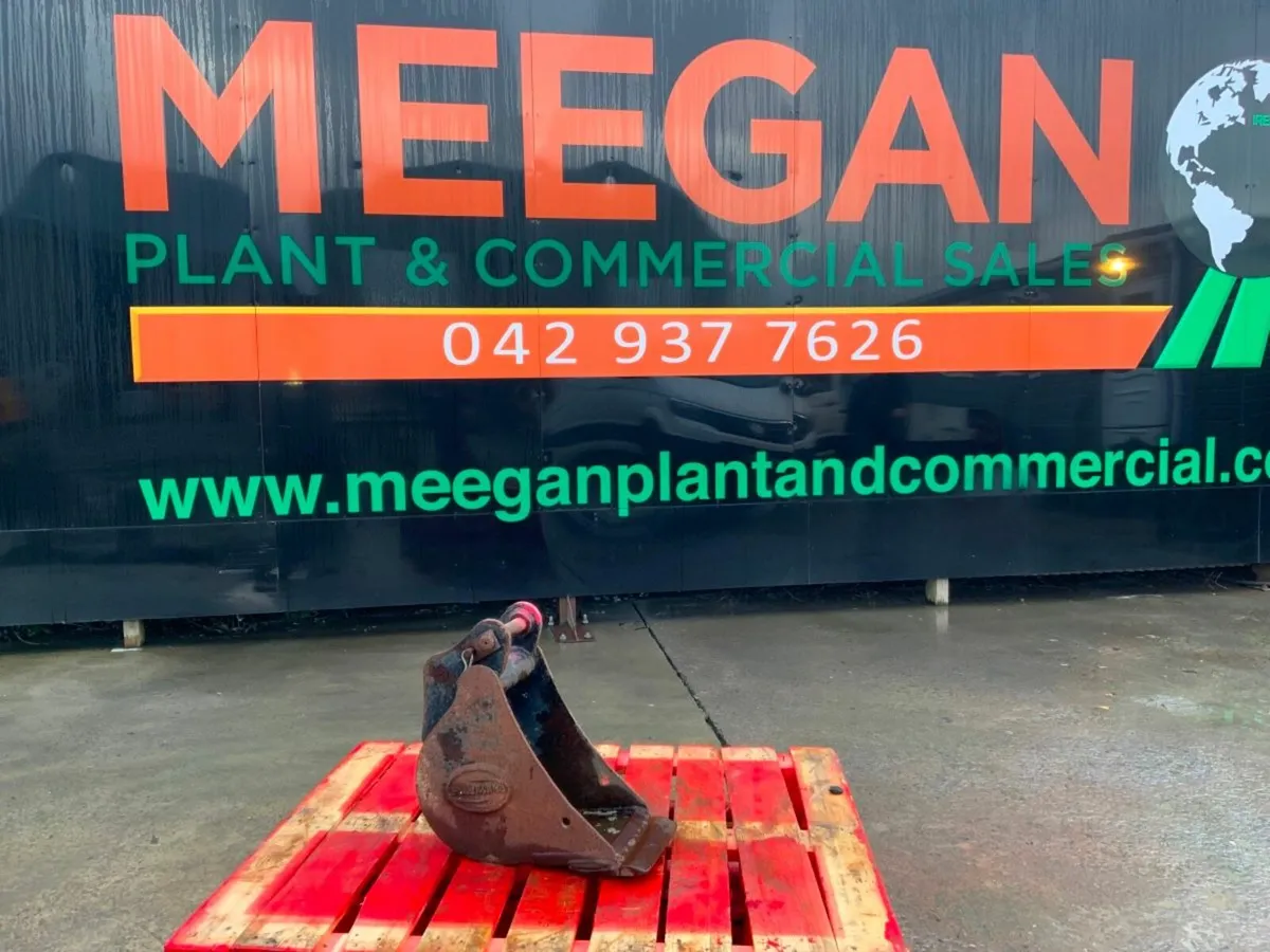 9" STRICKLAND BUCKET.....30mm PINS.........249f. - Image 1