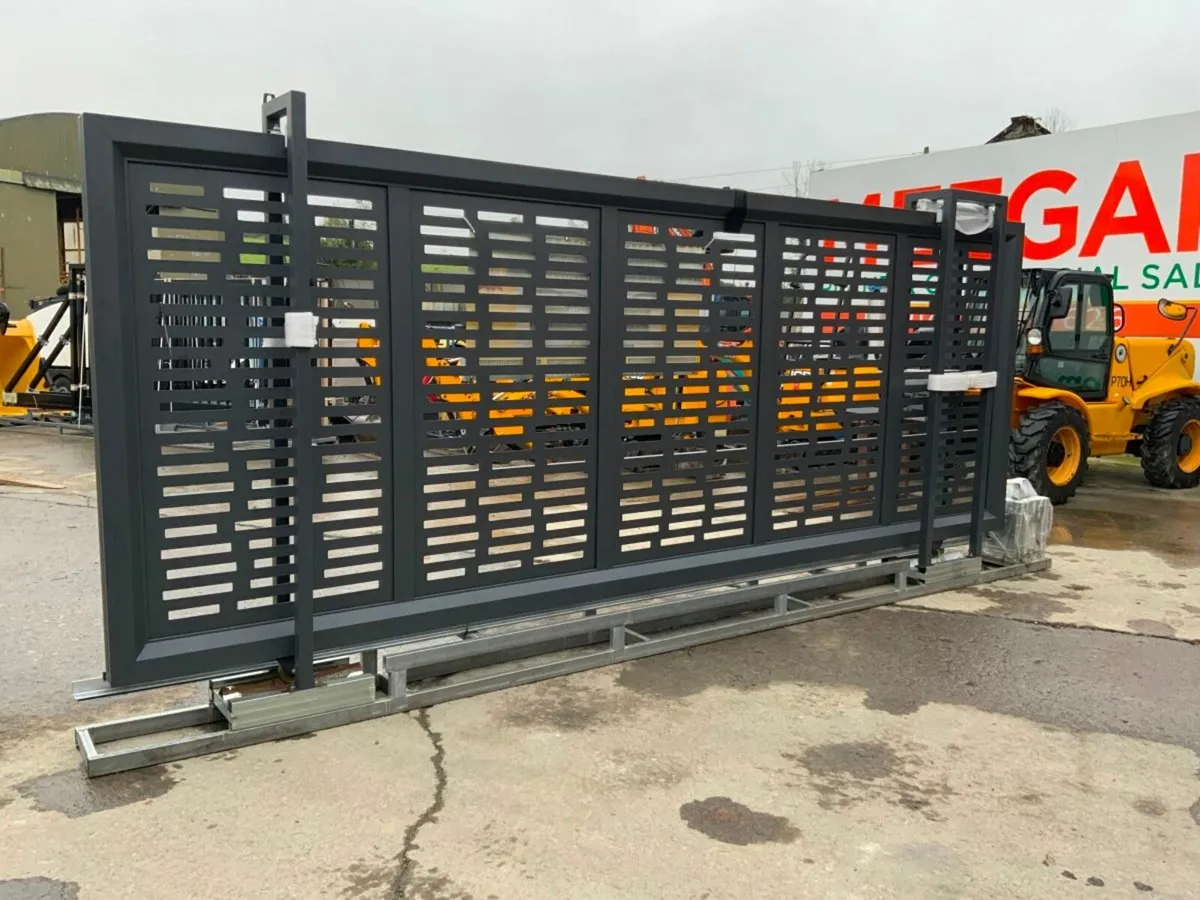 16ft x 6ft ELECTRIC SLIDING ENTRANCE GATE...3998. - Image 4