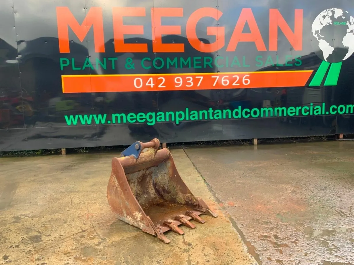 30" DIGGING BUCKET.....60mm PINS.......1600. - Image 1