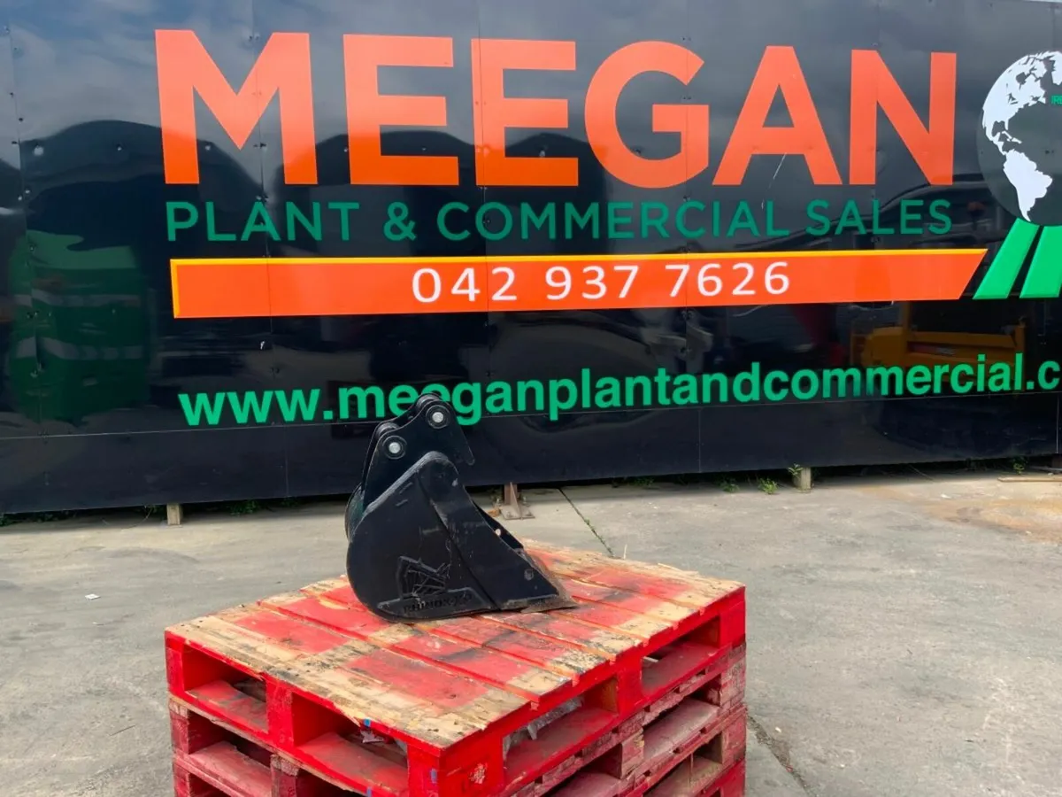 18" RHINOX MINI DIGGER BUCKET....35mm....208w. - Image 3