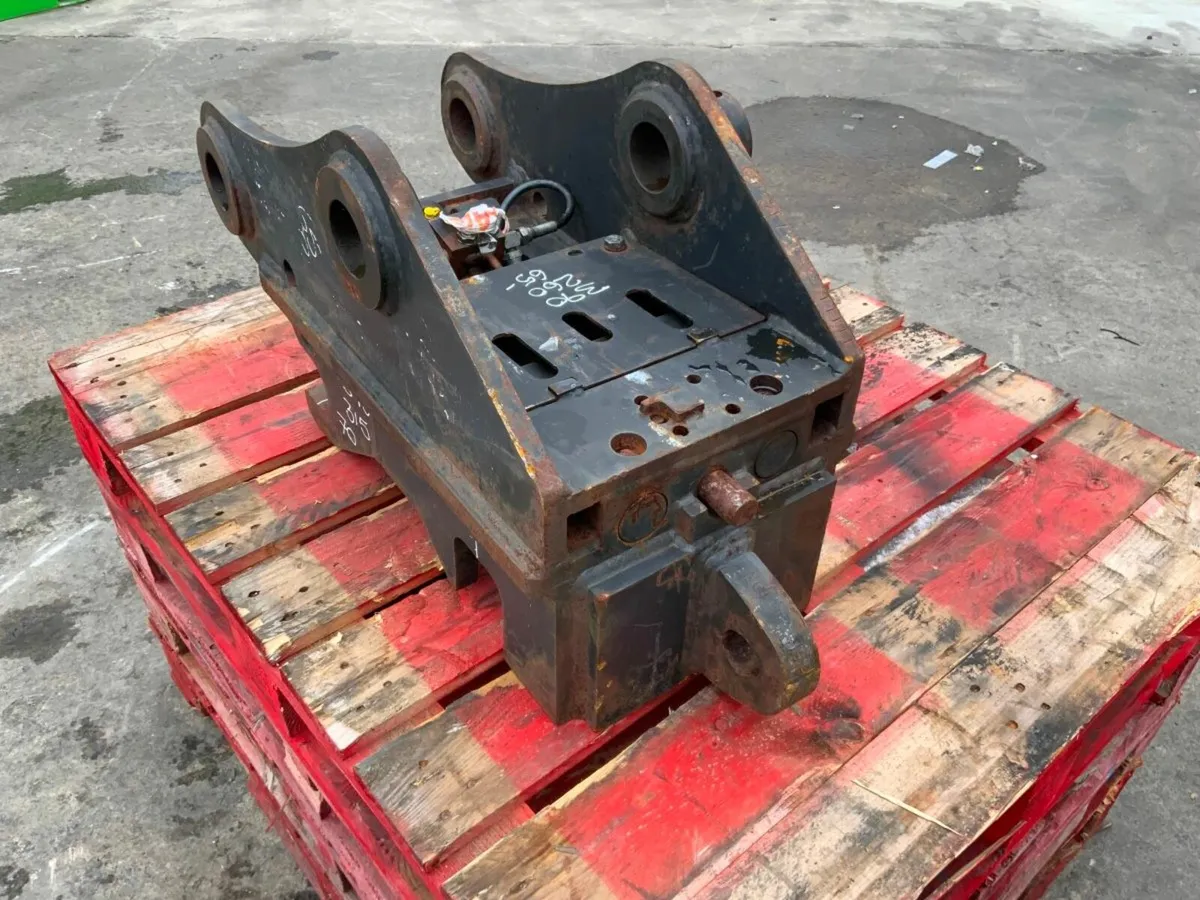 HYDRAULIC Q / HITCH....65mm PINS...13 ton....2405. - Image 3