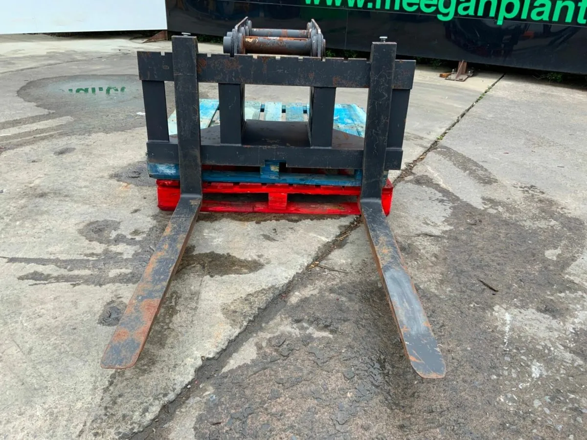 UNUSED PALLET FORKS......65 / 80mm PINS......618j. - Image 4