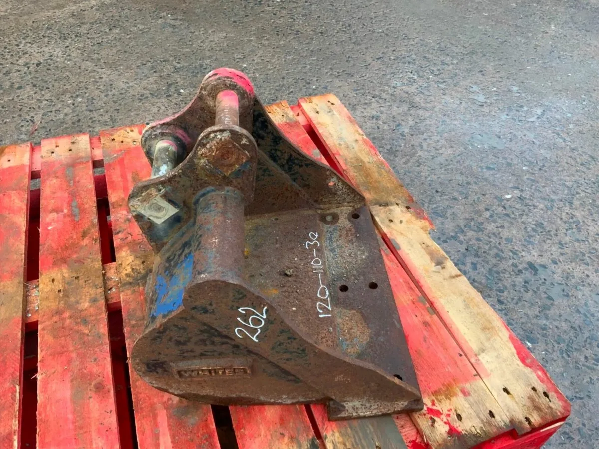 18" STRICKLAND BUCKET.........30mm PINS.....262v. - Image 2