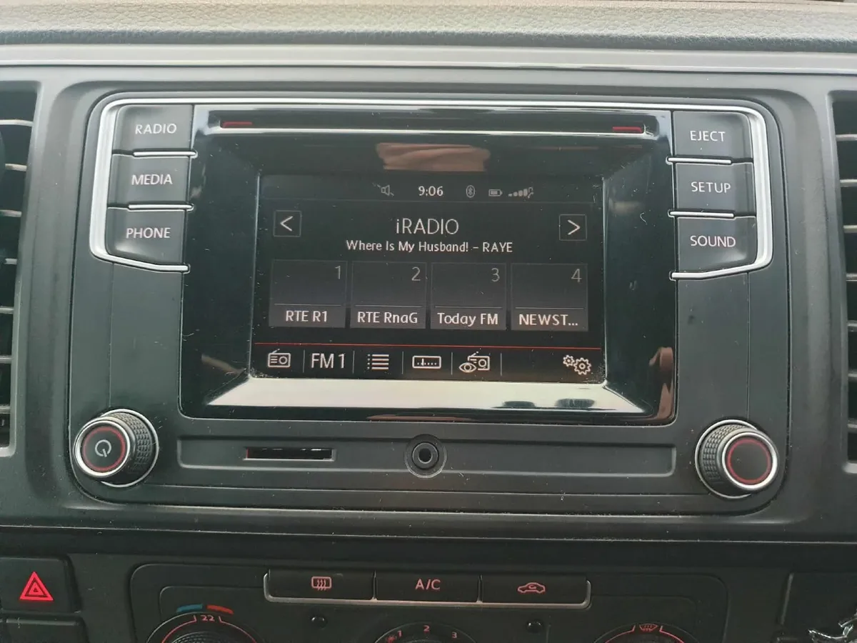 VW Transporter T6 Radio Stereo Head Unit Genuine - Image 1