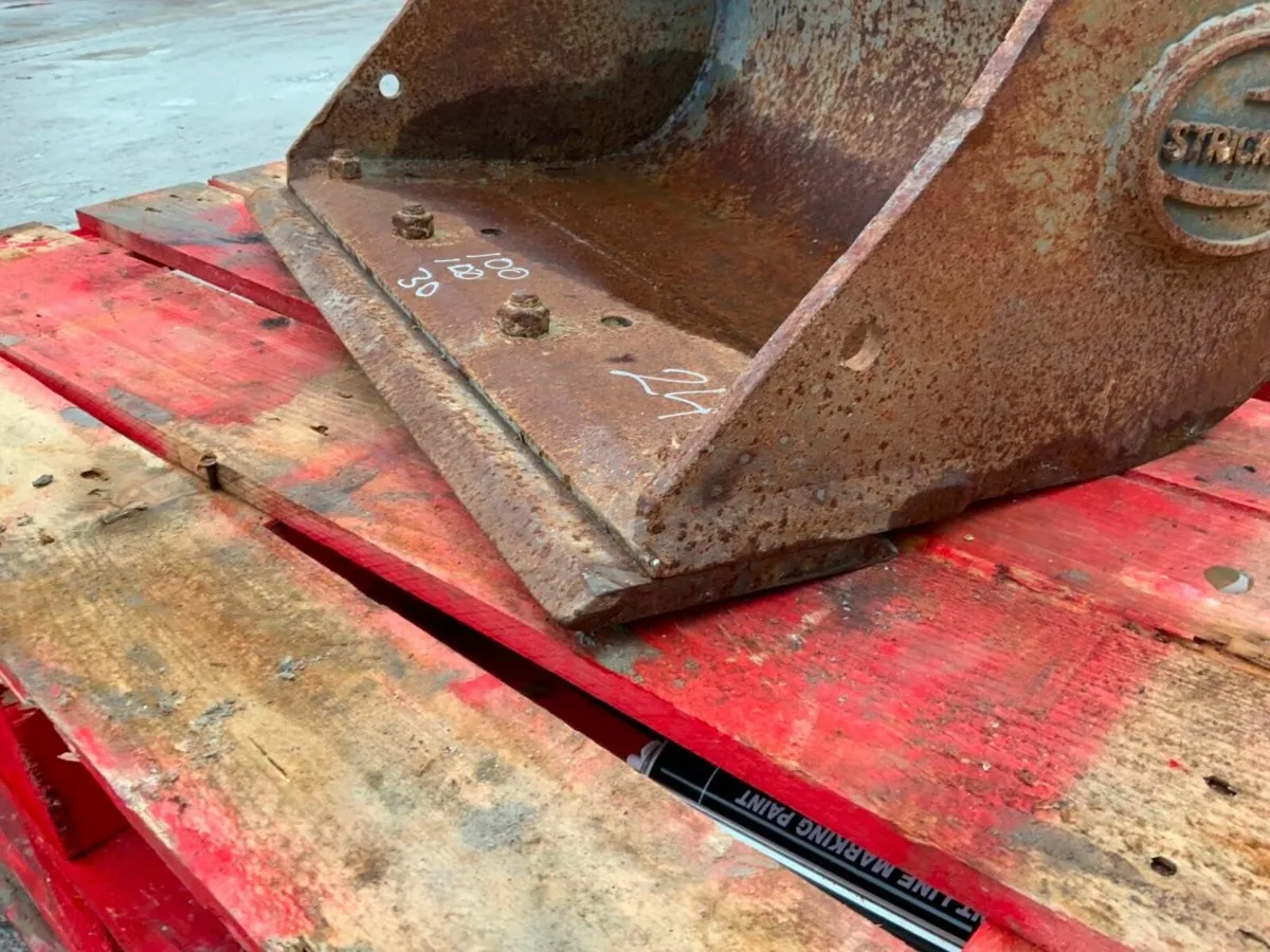 24" STRICKLAND BUCKET....30mm PINS.........265v. - Image 3