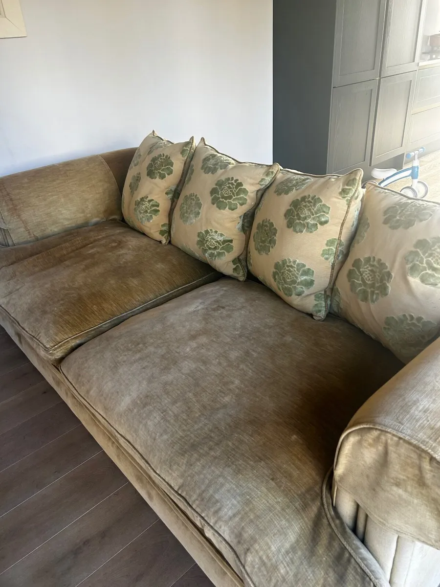 Couch - Image 2