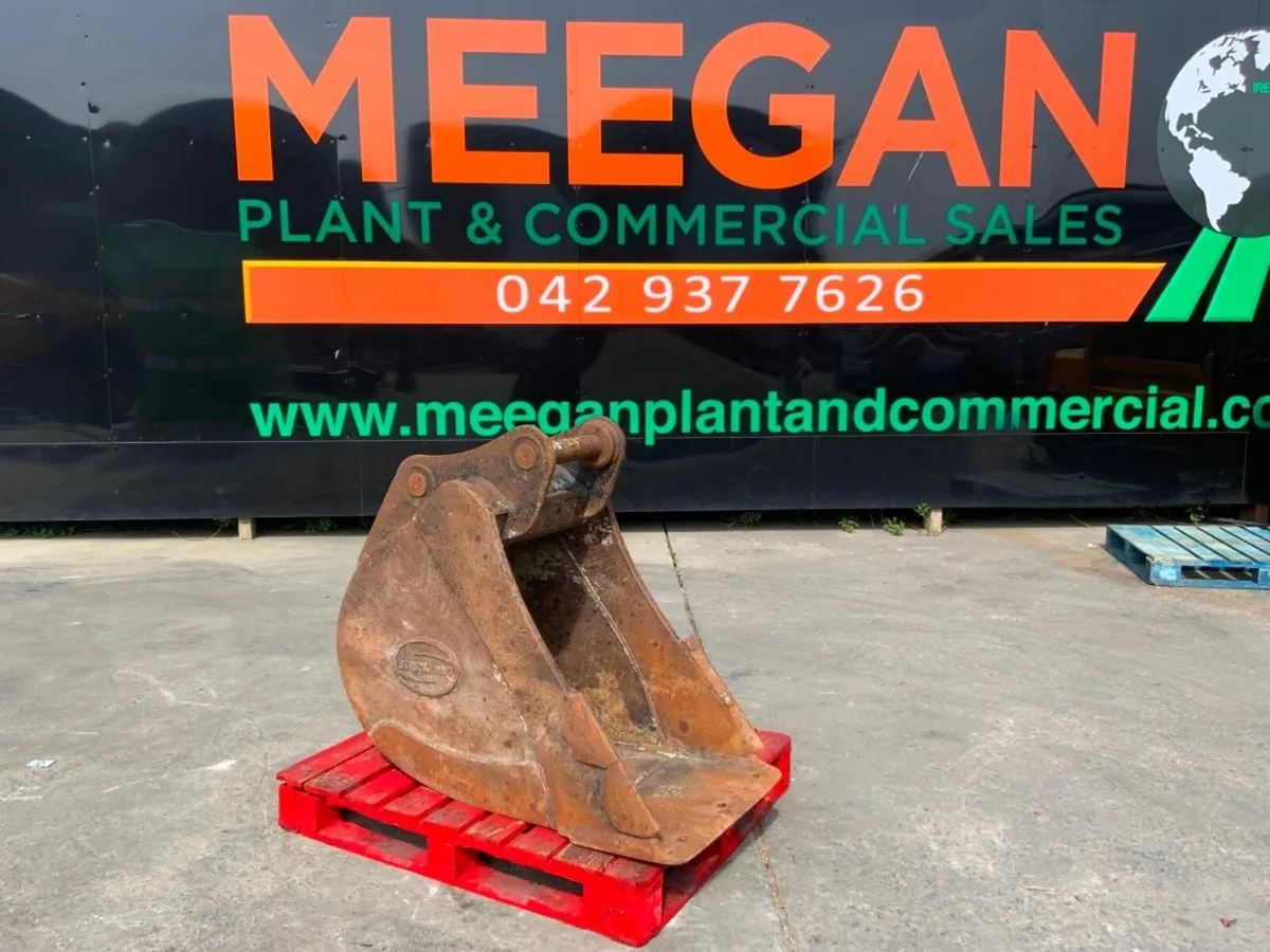 24" STRICKLAND BUCKET.....65mm PINS.......186w. - Image 1