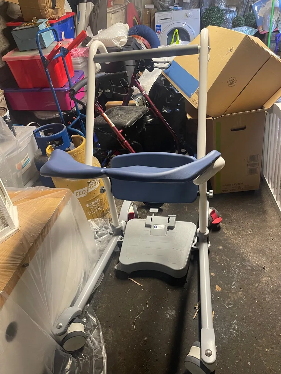 DeVilbiss drive Boost Adjustable Transfer Aid - Image 1