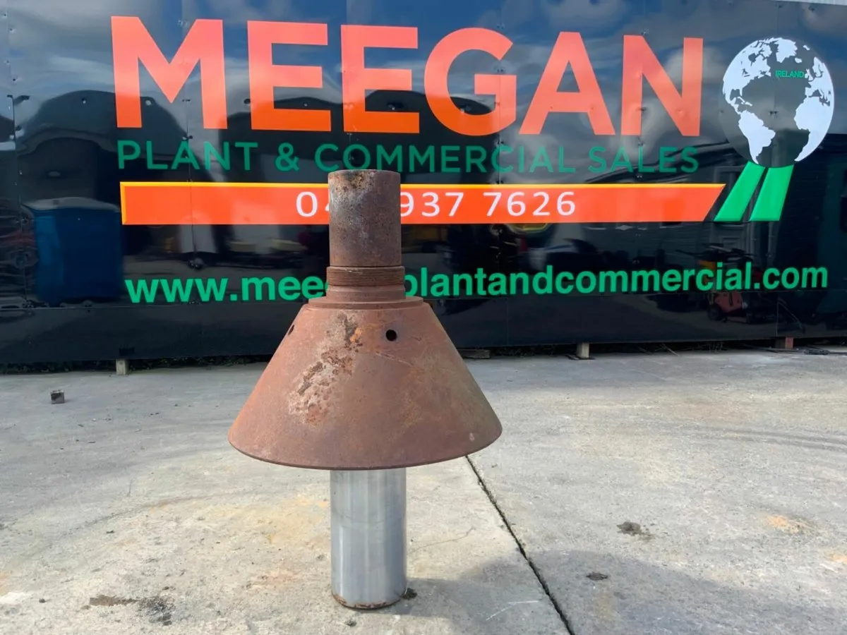 UNUSED CONE CRUSHER SHAFT  ASSEMBLY. - Image 1