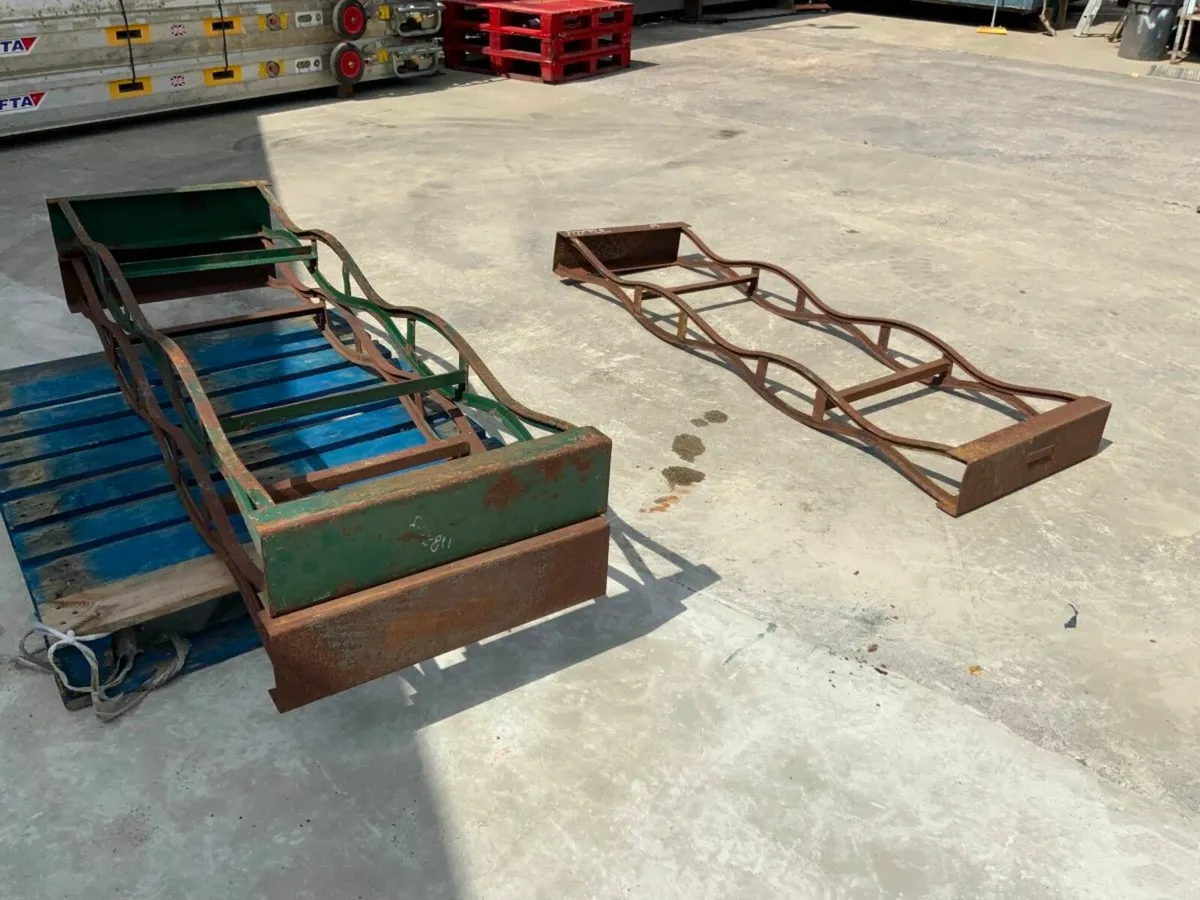 45gal BARREL DISPENSING / STORAGE STANDS. - Image 3