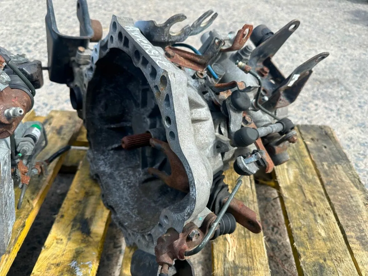2001 TOYOTA AVENSIS GEARBOX...1.8 VVTI PETROL - Image 4