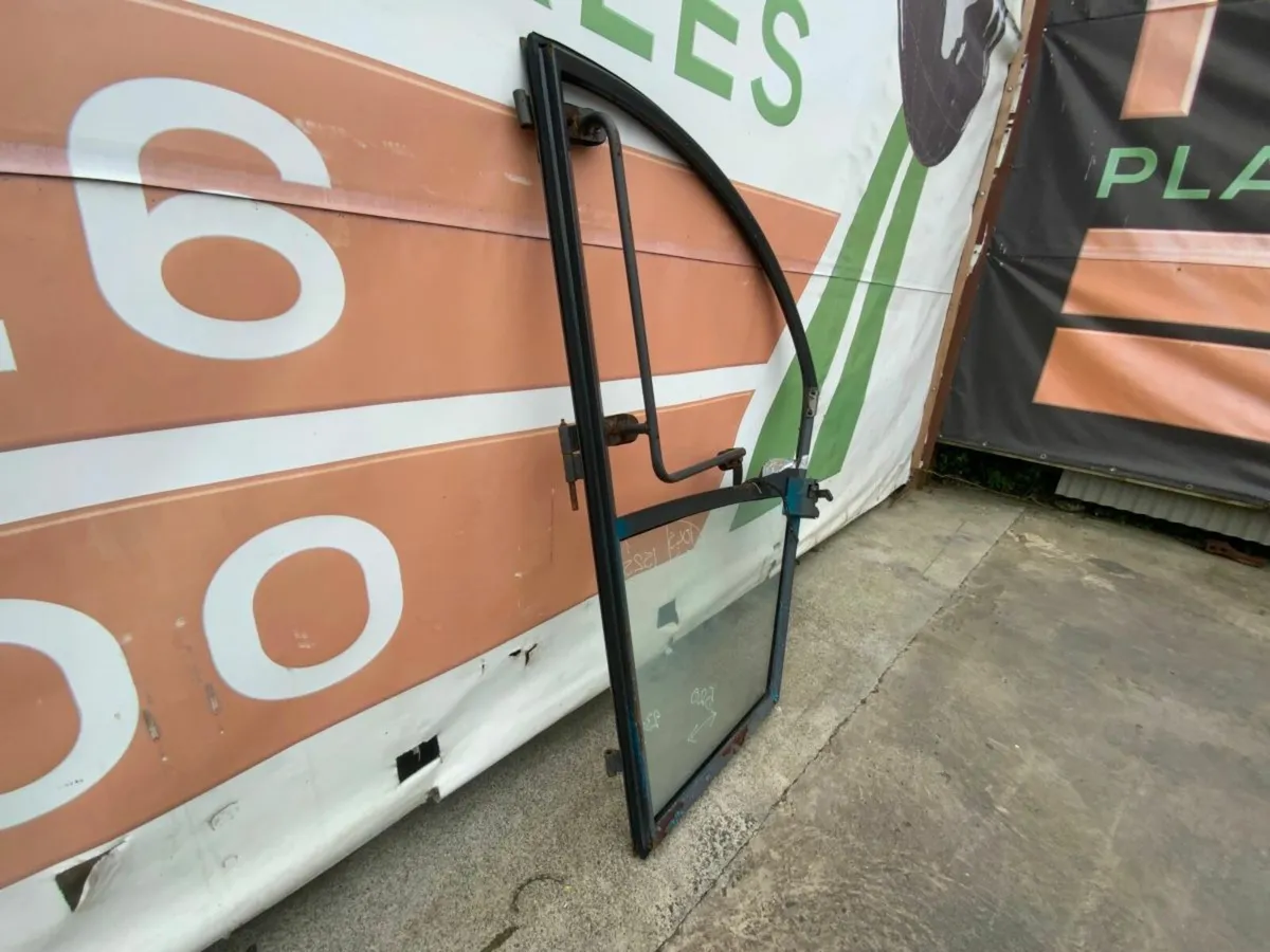 NEW HOLLAND 1745 TELEPORTER DOOR. - Image 3