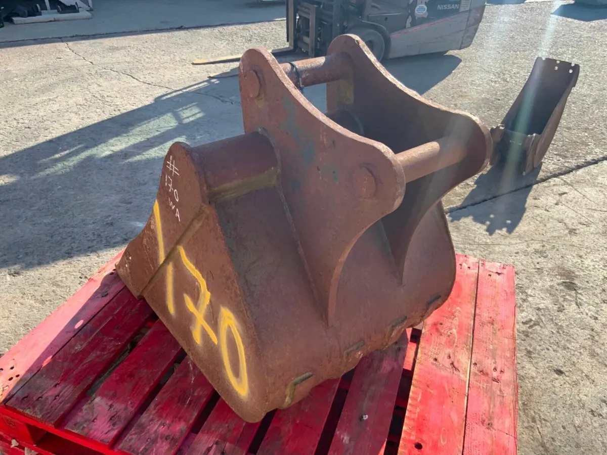 24" DIGGING BUCKET...50mm PINS.......170. - Image 4