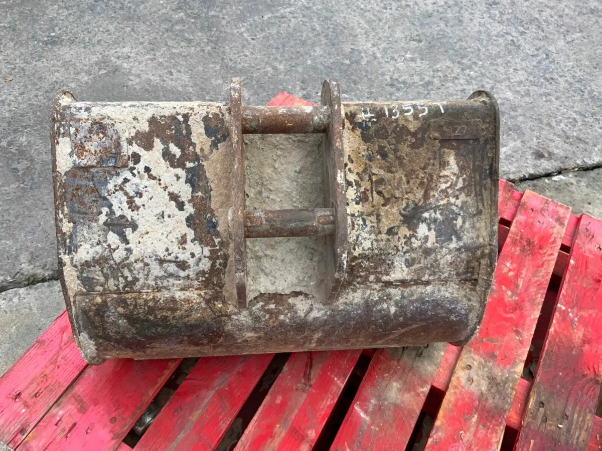 24" MINI DIGGER BUCKET....35mm PINS.........1355 - Image 3