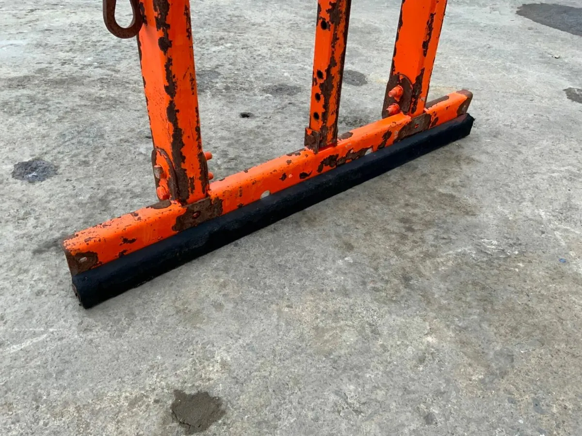 2018 EICHINGER BRICK / BLOCK GRAB......184v. - Image 4