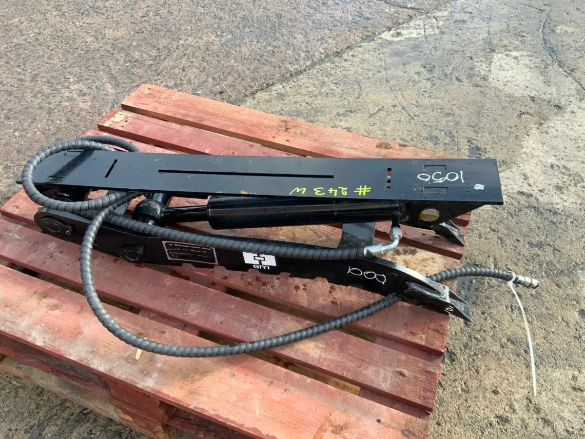 UNUSED HYDRAULIC THUMB GRAB....4/6tonne..243w. - Image 4