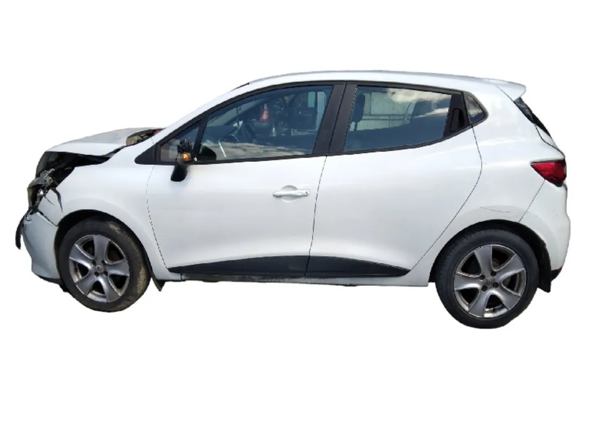2014 Renault Clio For Breaking/Dismantling - Image 2