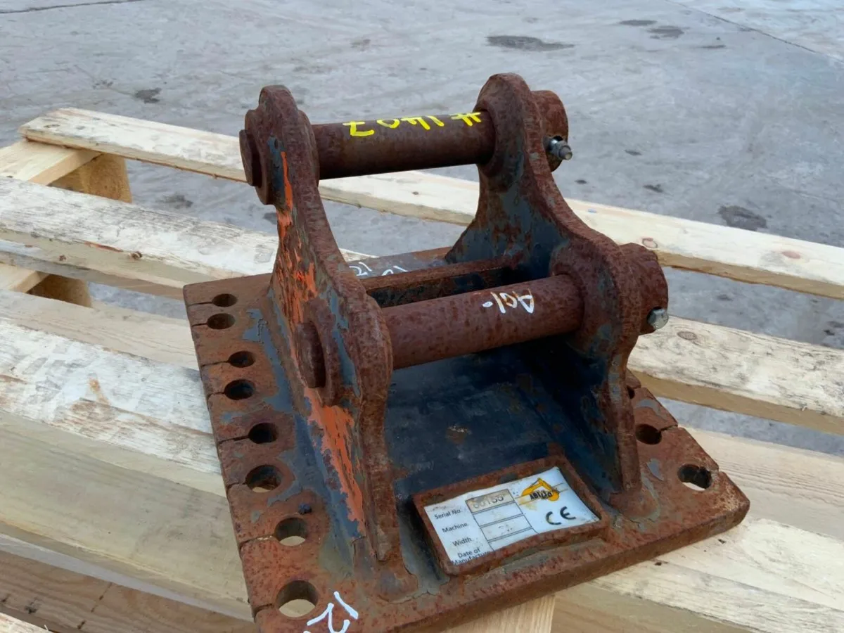Q/HITCH HAMMER CRADLE....30mm PINS.......1407. - Image 1