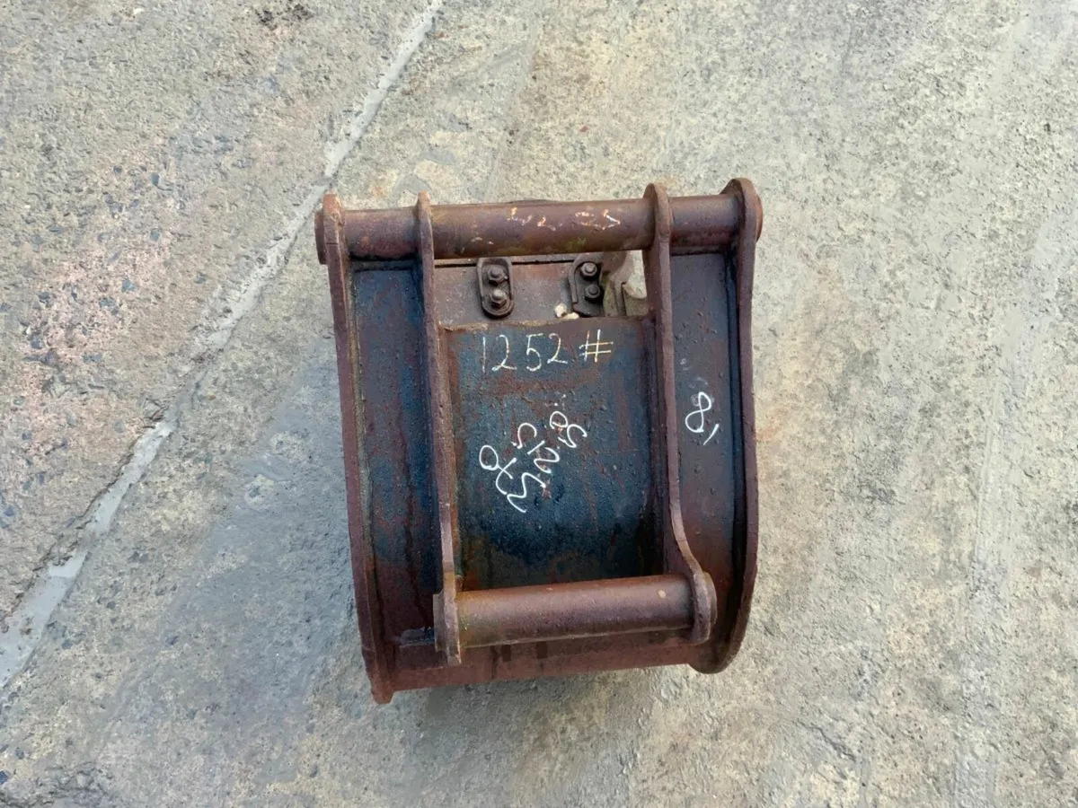 18" DIGGING BUCKET......50mm PINS.......1252. - Image 4