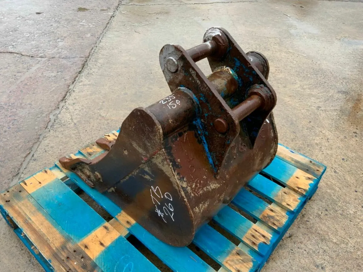 24" DIGGING BUCKET....45mm PINS........260mh - Image 3