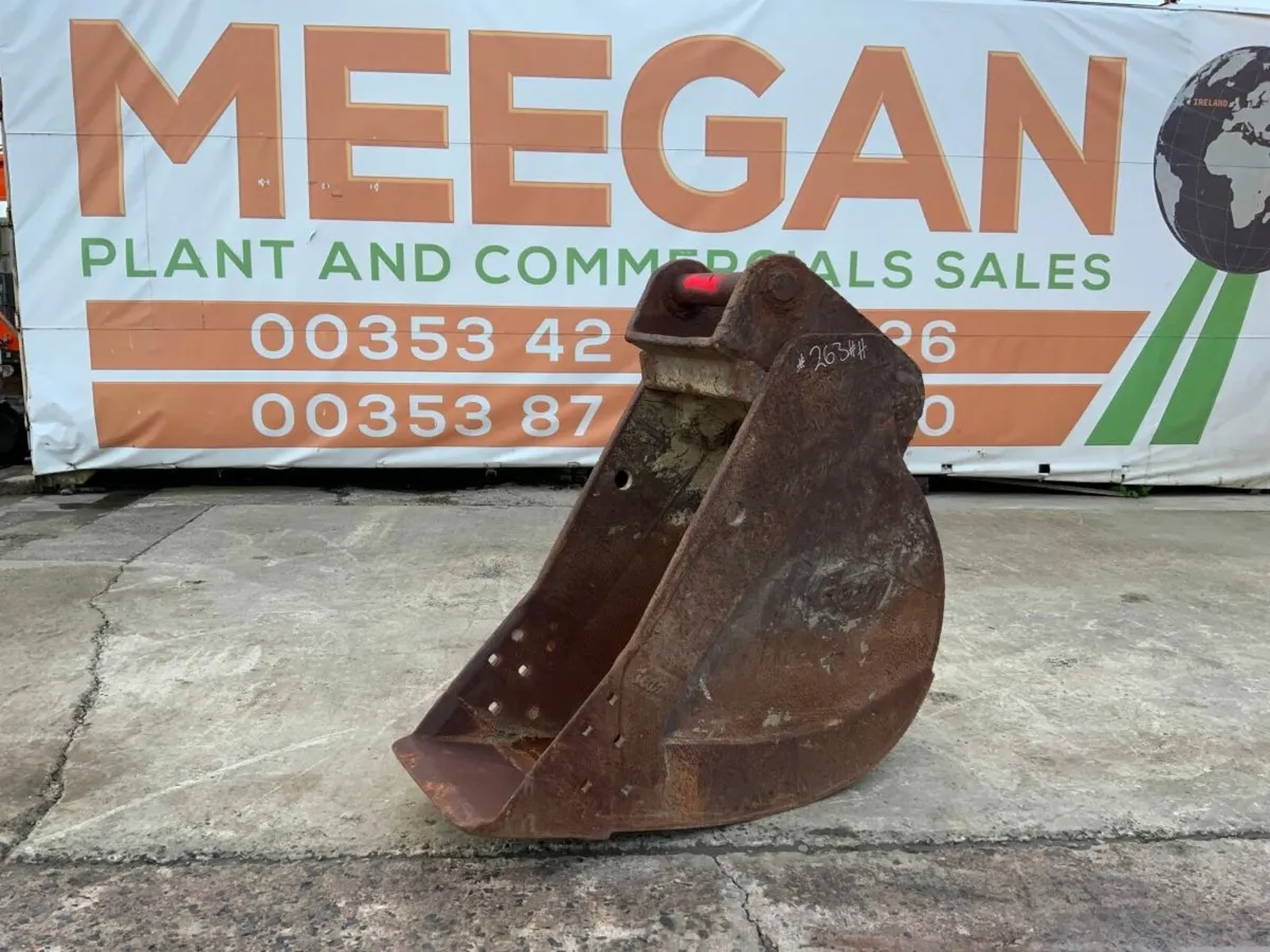 24 GEITH DIGGING BUCKET....90mm PINS........263H. - Image 1