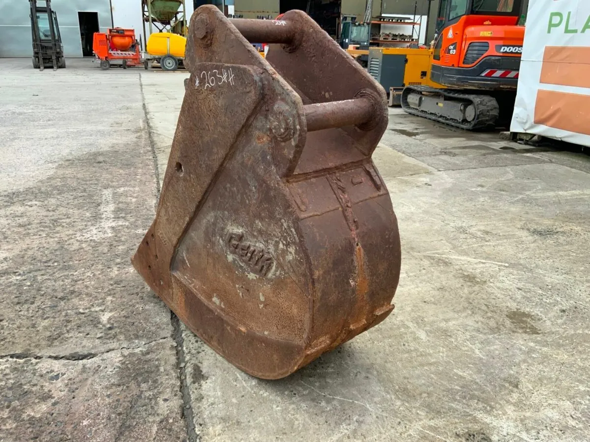 24 GEITH DIGGING BUCKET....90mm PINS........263H. - Image 3