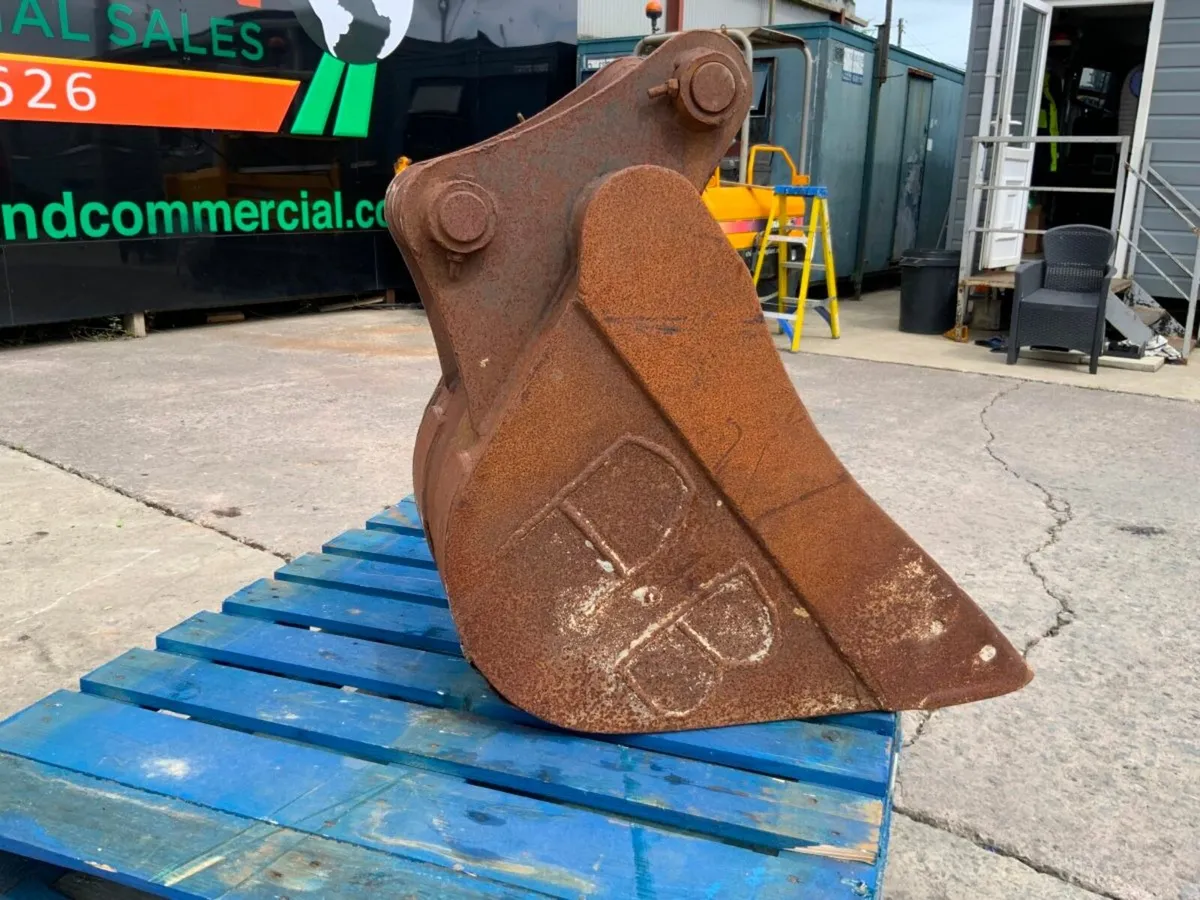 18" DIGGING BUCKET..........50mm PINS.........195w - Image 2