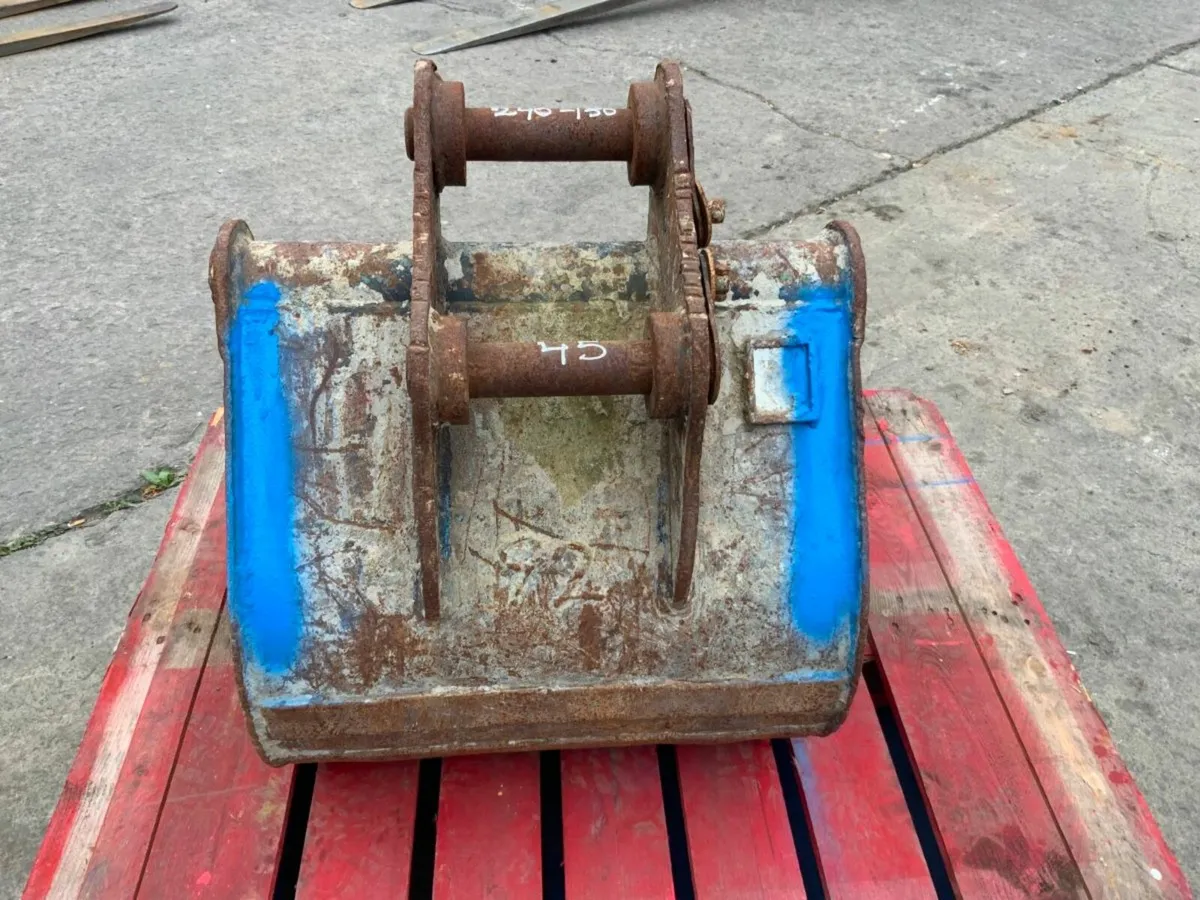 24" GEITH DIGGING BUCKET.....45mm PINS......05624. - Image 4