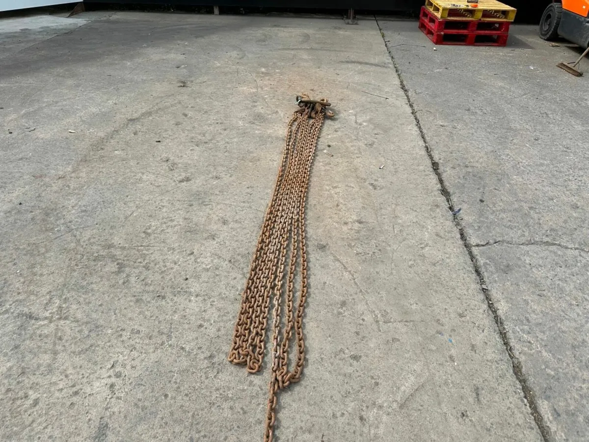 5.8 Metre ...8.4 ton ...lifting chains 4 LEG ..... - Image 3
