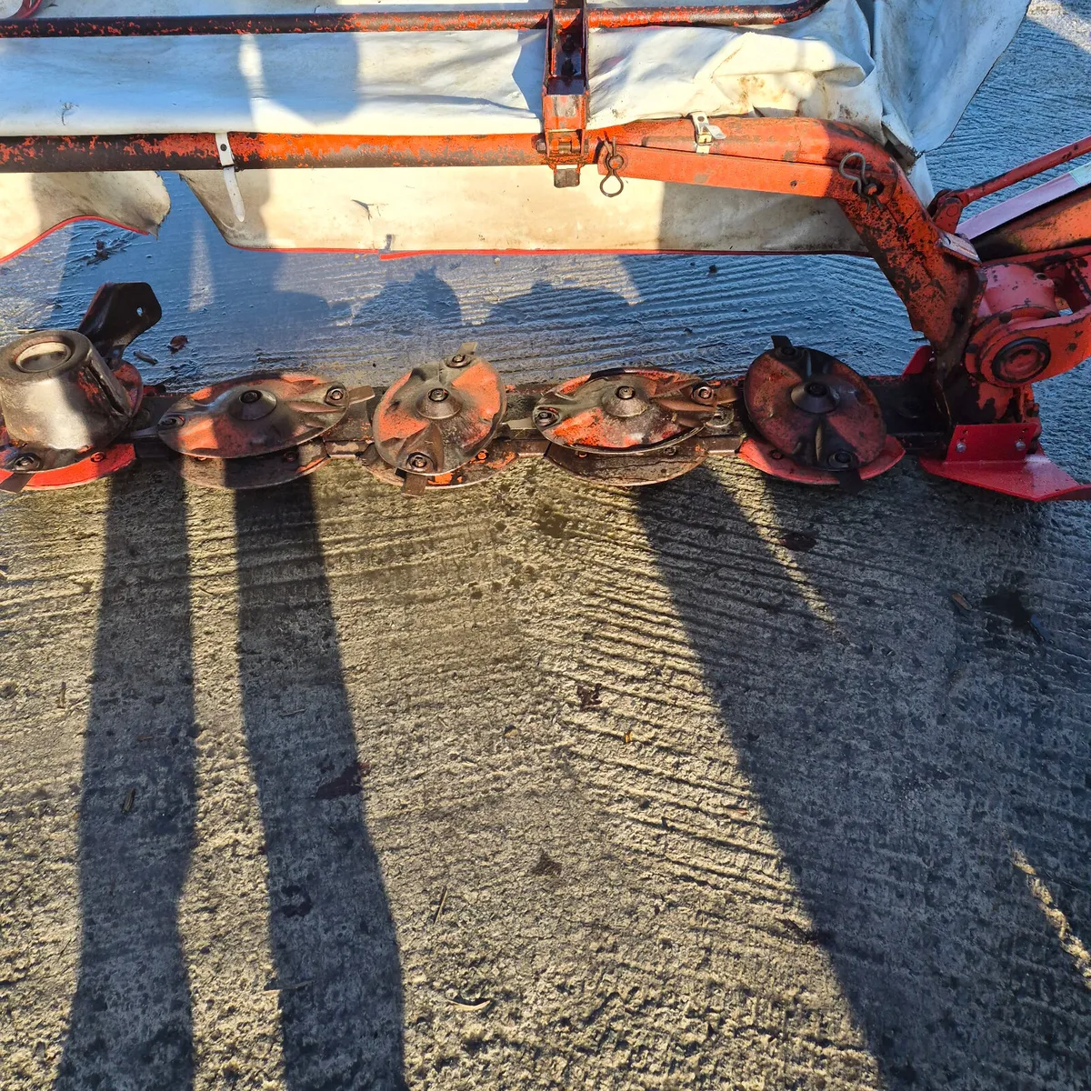 Kuhn GMD55 Mower - Image 4