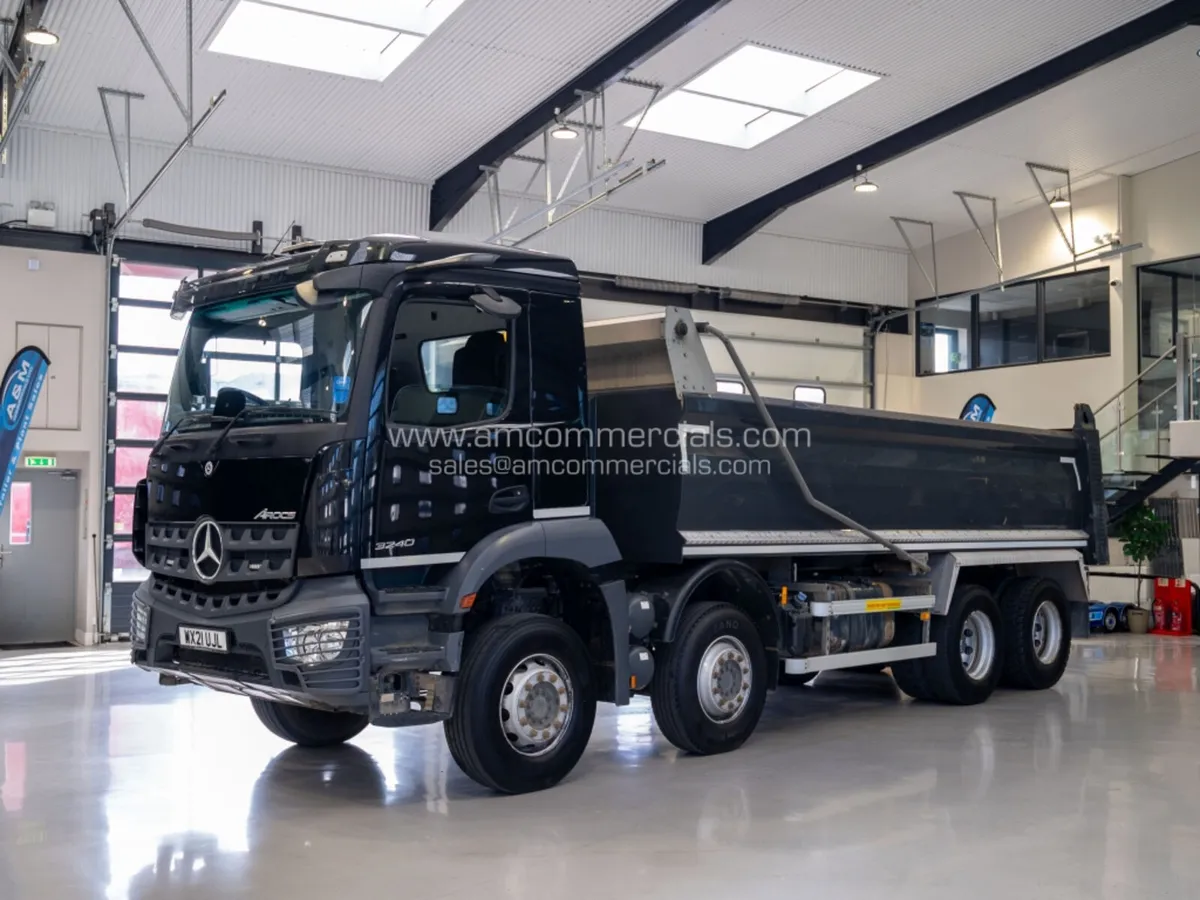 2021 MERCEDES BENZ AROCS 3249 32T TIPPER - Image 3