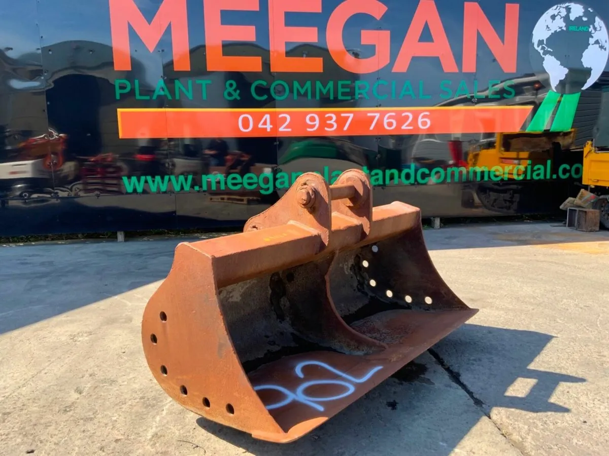 72" JCB GRADING BUCKET.....80mm PINS........902. - Image 1