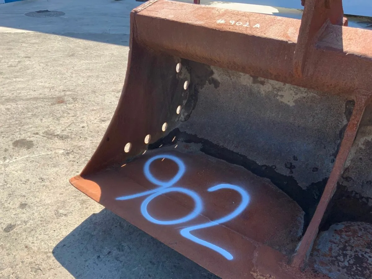 72" JCB GRADING BUCKET.....80mm PINS........902. - Image 4