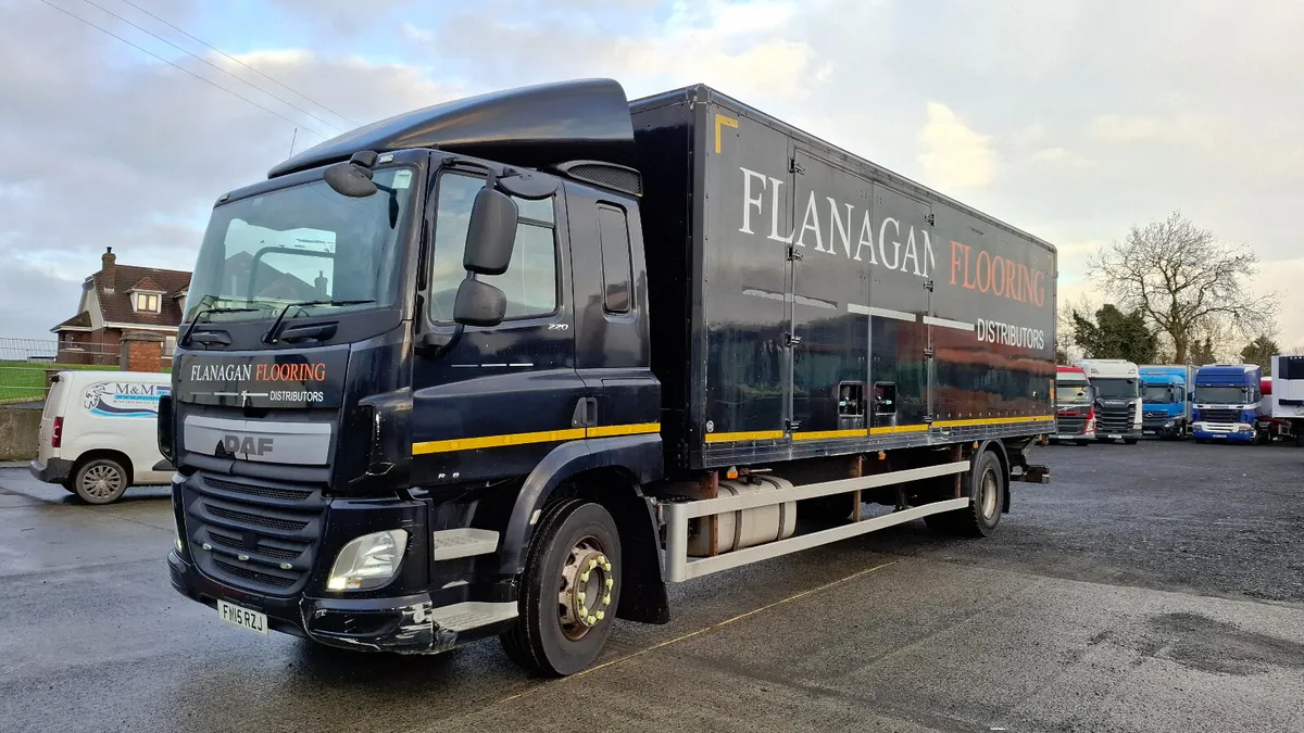 2015 Daf CF220, 4x2 Box Truck 18 Ton - Image 3