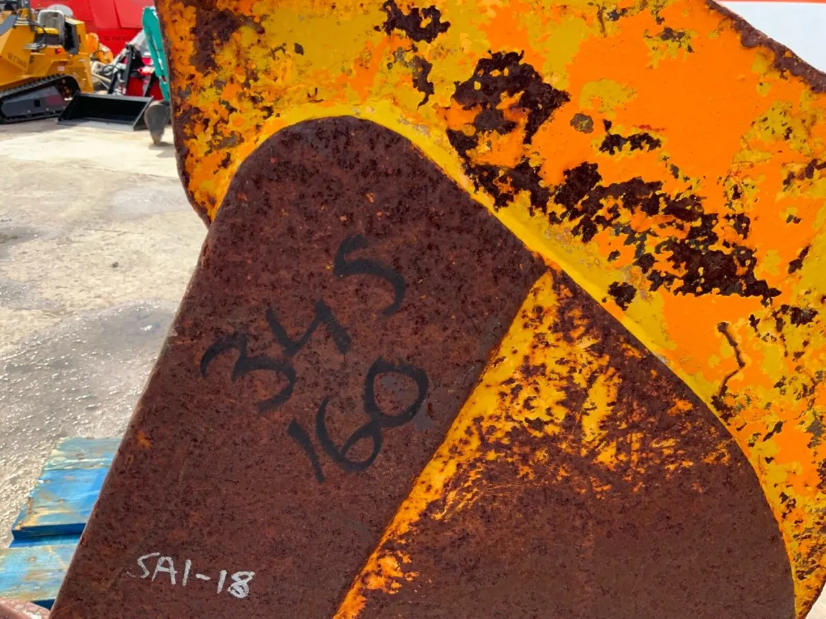 12" DIGGING BUCKET....45mm PINS.......1212t - Image 2