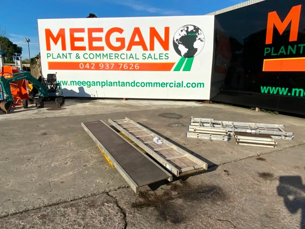 3.0mts x 450mm ALUMINIUM STAGING BOARDS..1229 - Image 2