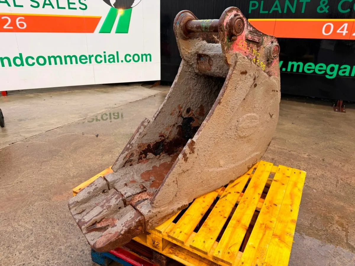 18" DIGGING BUCKET 13 TON .....65MM .....1597T - Image 2