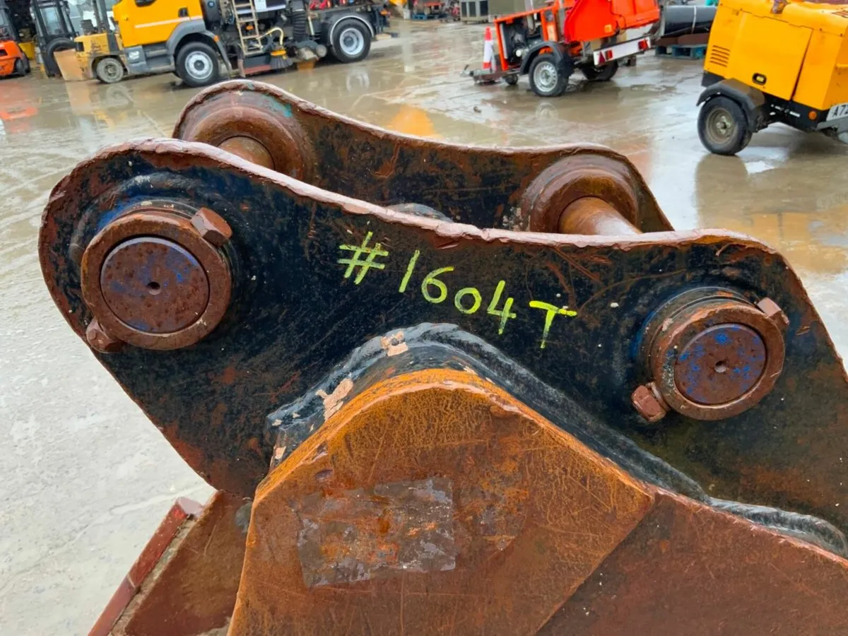 24" STRICKLAND BUCKET.....65mm PINS.......1604t. - Image 4