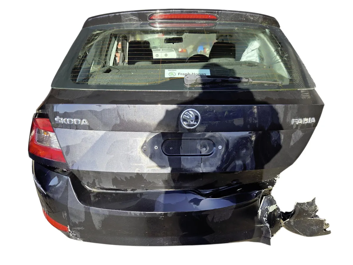 2017 SKODA FABIA For Breaking/Dismantling - Image 4