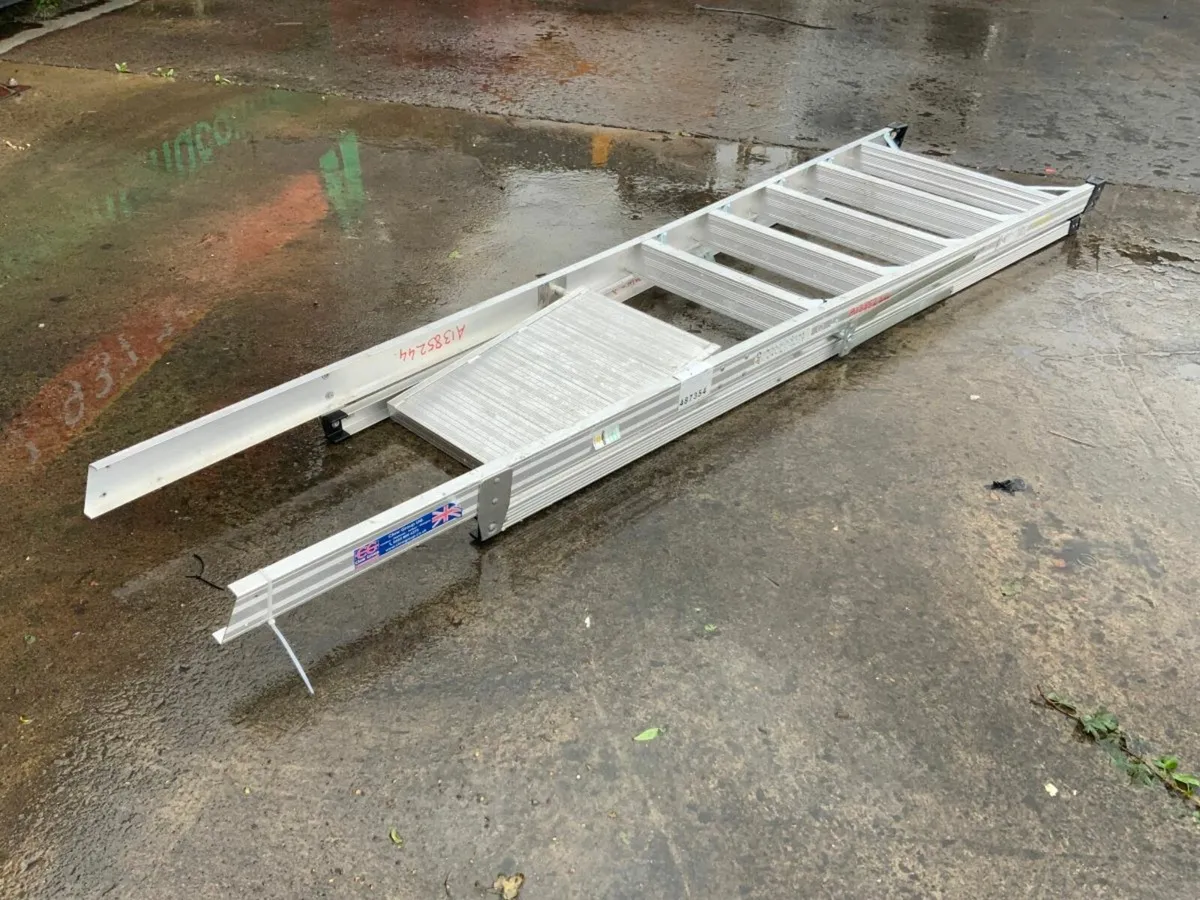 ALUMINIUM ACCESS PLATFORM LADDER.......443 / 2 - Image 4